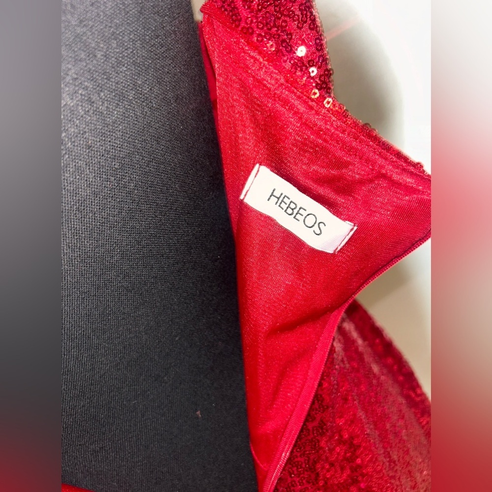 NWOT RED HEBEOS - Picture 9 of 9